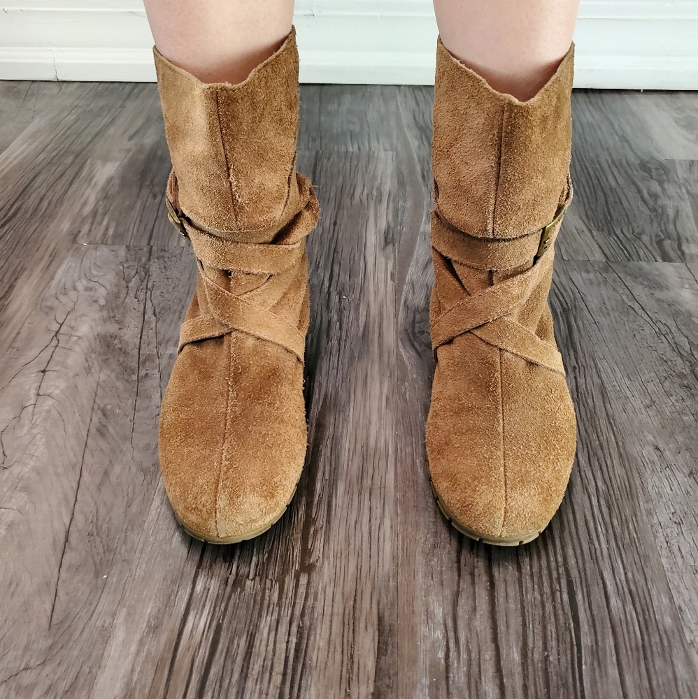 Suede boots